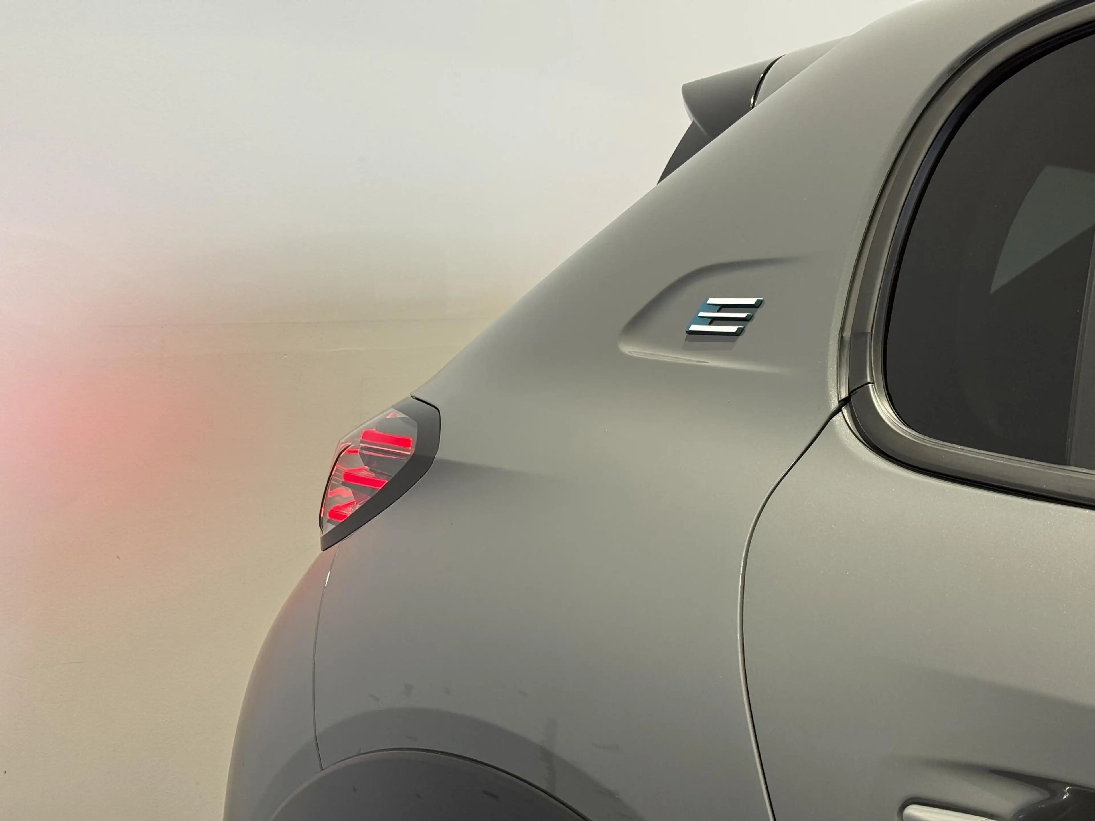 Peugeot e-208 EV GT 51 kWh — photo 8