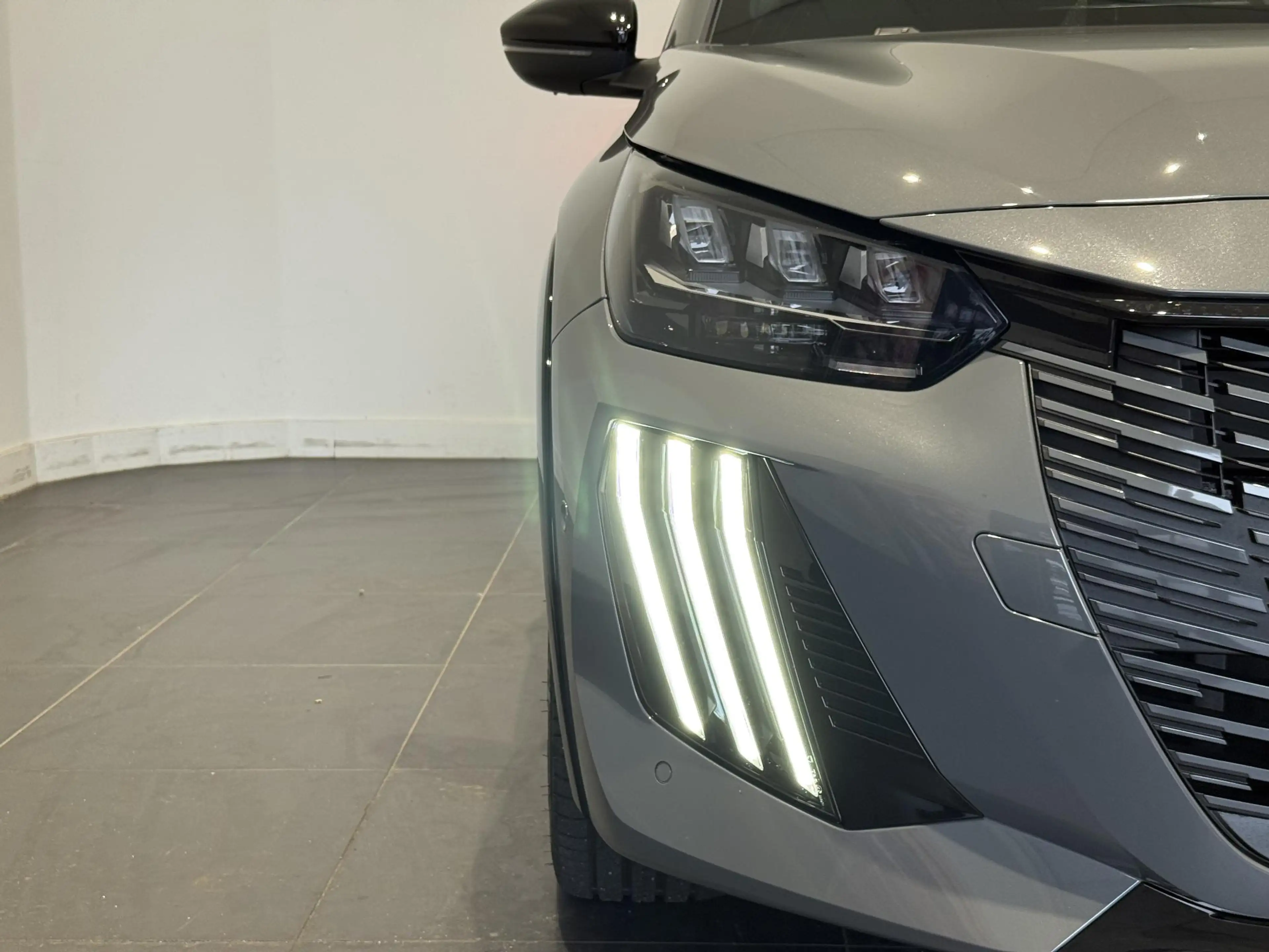 Peugeot e-208 EV GT 51 kWh — photo 4