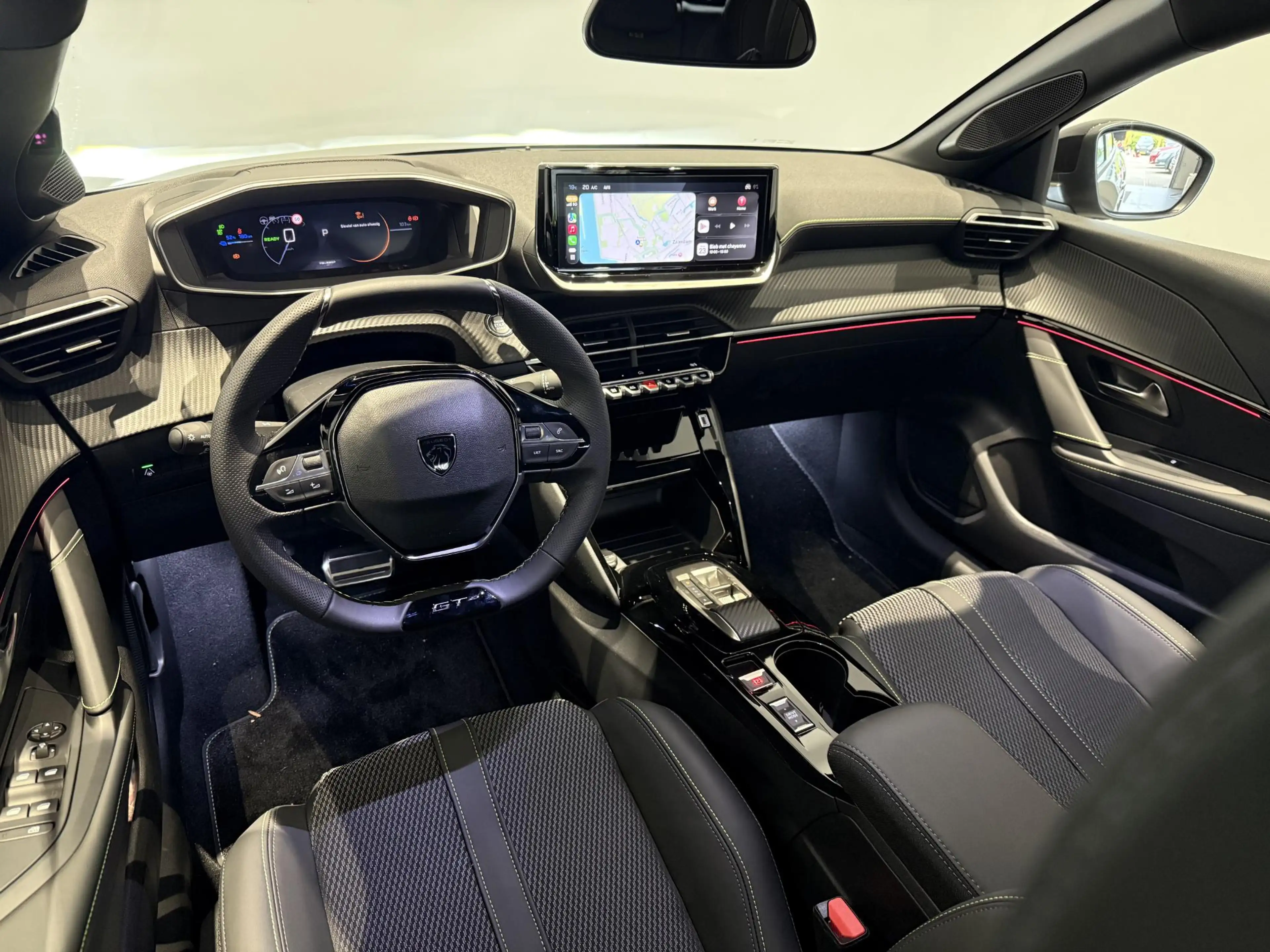 Peugeot e-208 EV GT 51 kWh — photo 15