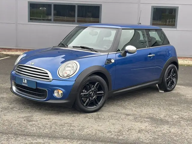 MINI 1.6, Holland street, navi