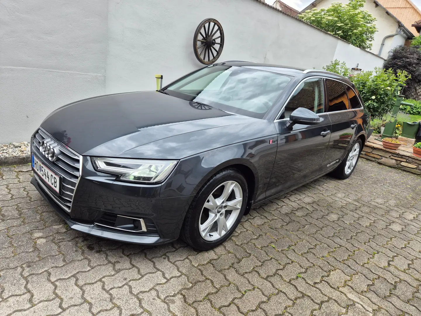 Audi A4 A4 Avant 2,0 TDI Sport S-tronic Sport Grau - 1