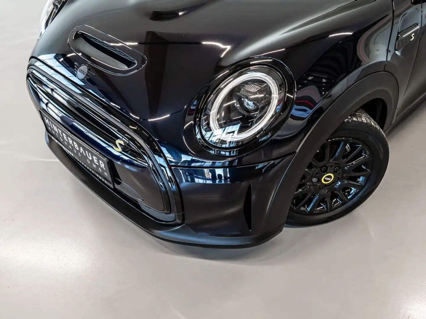 MINI Cooper SE *LED*WÄRMEPUMPE*NAVI*RÜCKFAHRKAMERA* Schwarz - 2