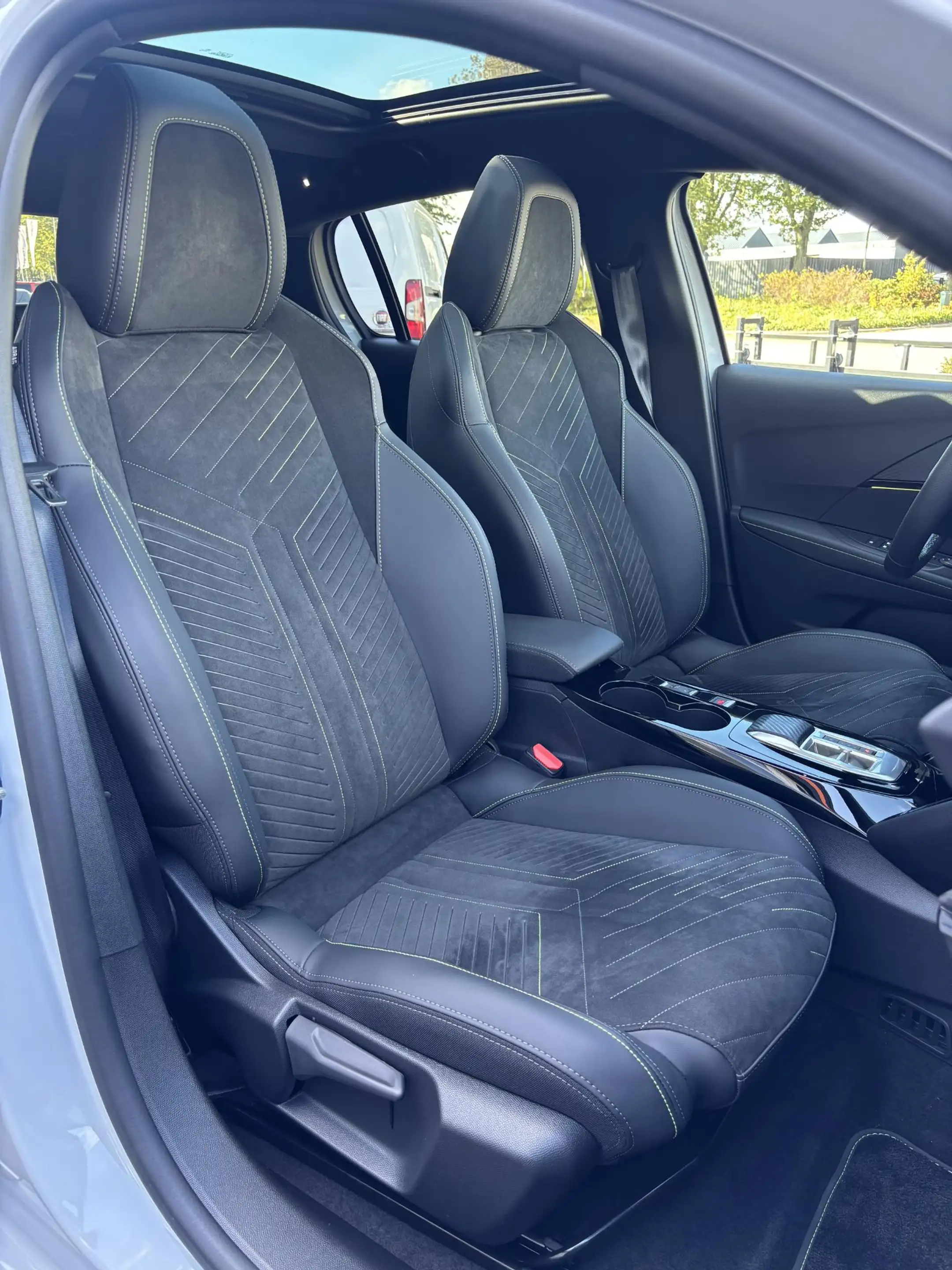 Peugeot e-208 EV GT 51 kWh |SOH 100%|Vol Opties!| — photo 6