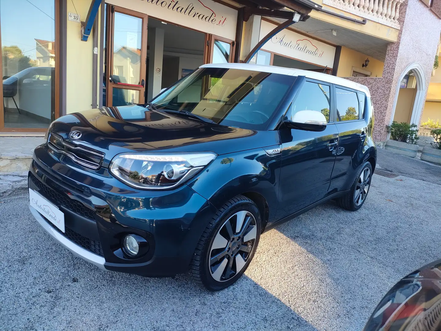 Kia Soul Soul II 2014 1.6 crdi 16v Your Design your my17 Blauw - 2