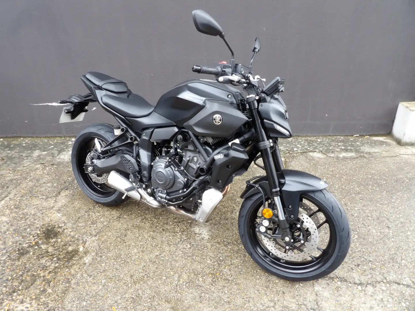 Yamaha MT-09 Noir - 1