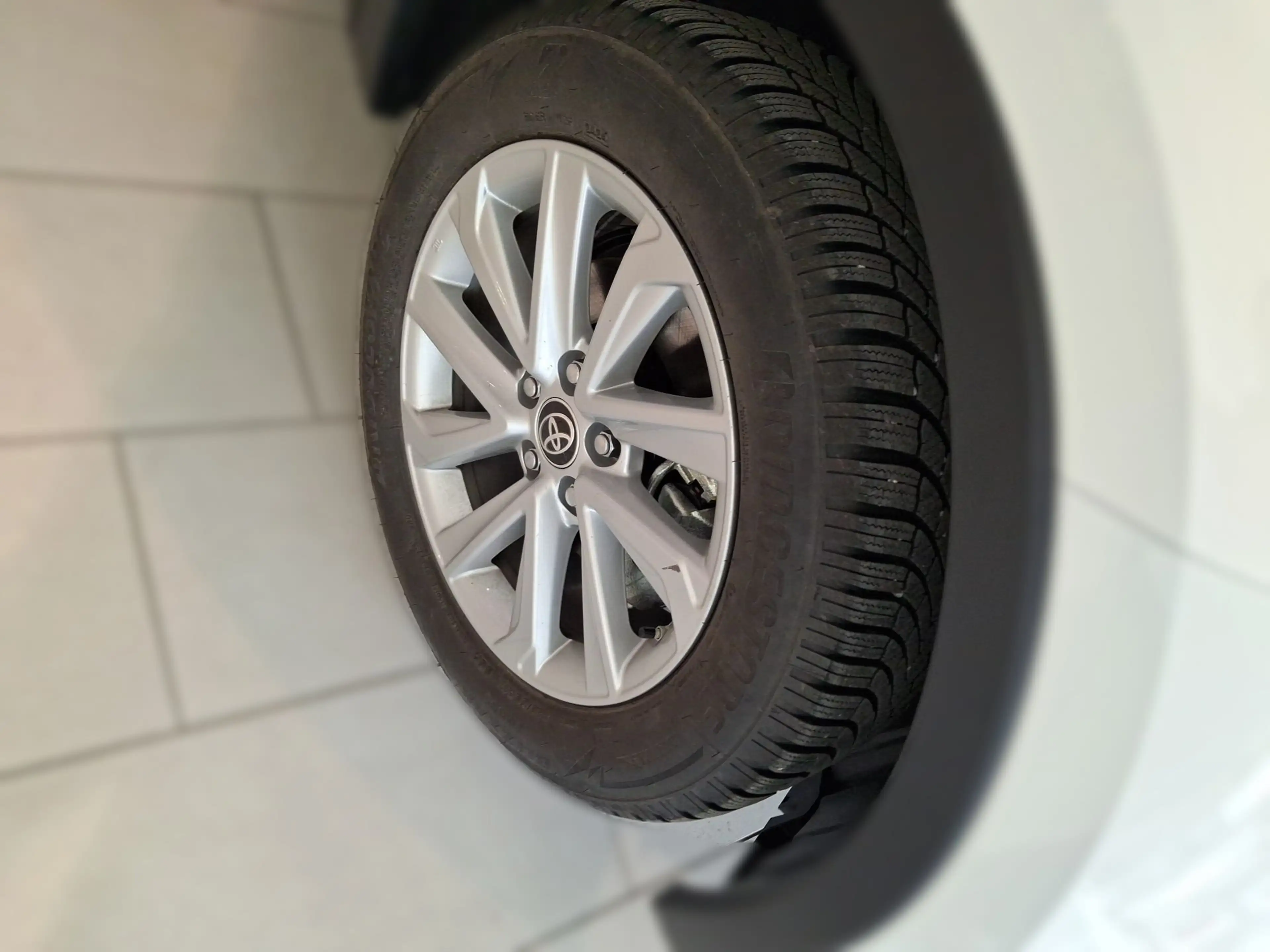 Toyota C-HR 1.8 FWD Active LED+Navi+SHZ+2xKlima+Kam. — photo 8