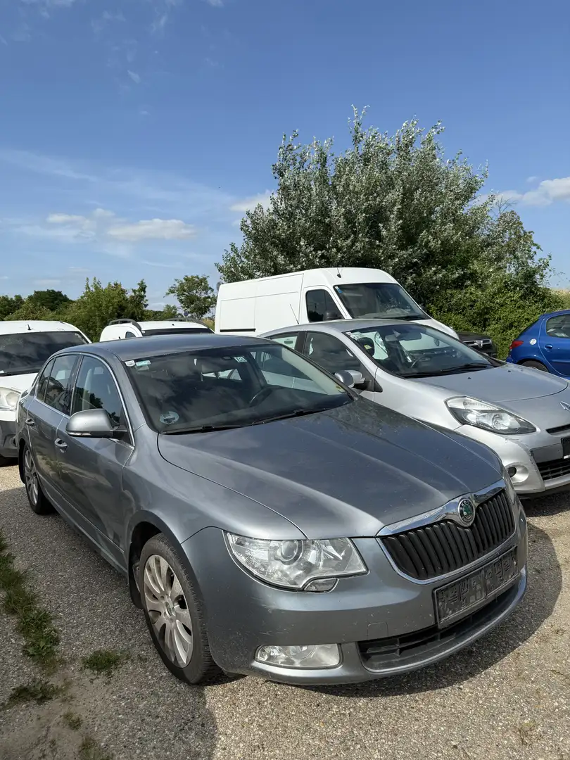 Skoda Superb 2.0 TDI Elegance - 2
