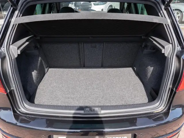 Volkswagen Golf view 19