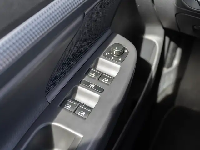 Volkswagen Golf view 24