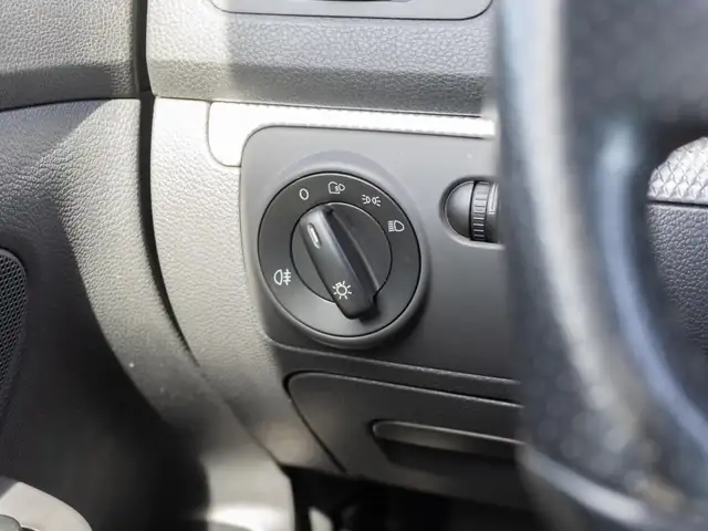 Volkswagen Golf view 23