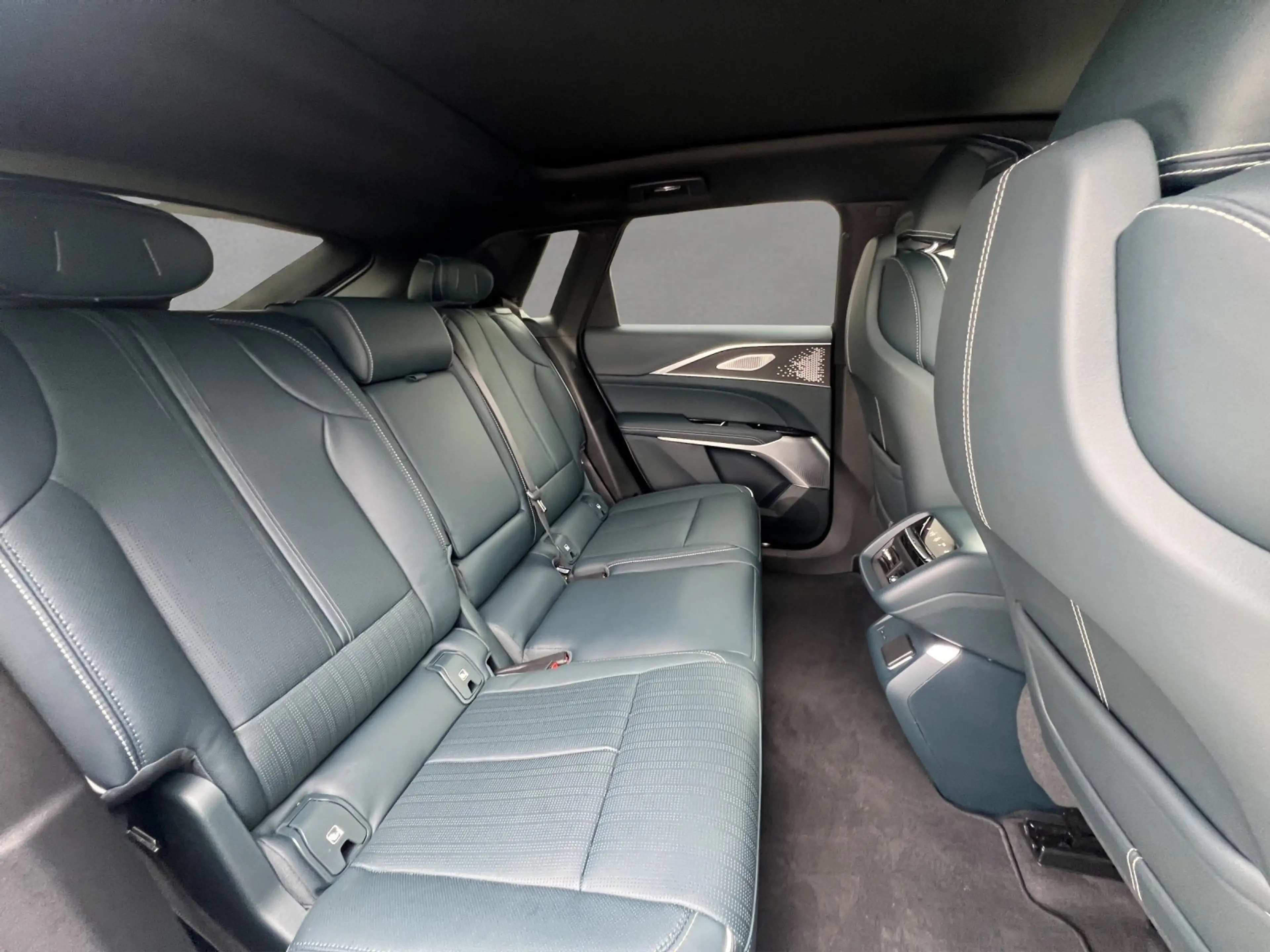 Cadillac Lyriq AWD Sport/PANO-DACH/MASSAGE/AKG/ACC/360°KA — photo 9