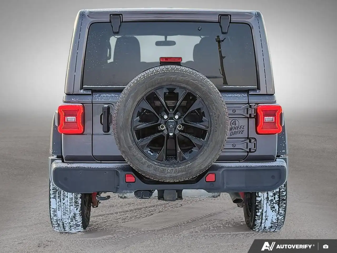 Jeep Wrangler снимка Jeep Wrangler