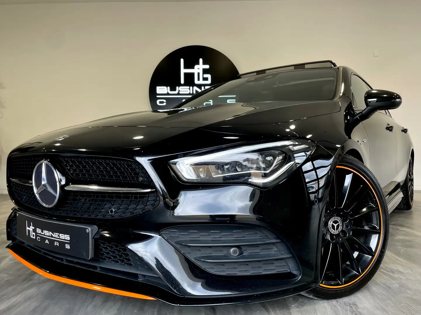 Mercedes-Benz CLA 200 d/ EDITION 1/ PACK AMG/ TOIT OUVRANT/ MULTIBEAM Zwart - 1