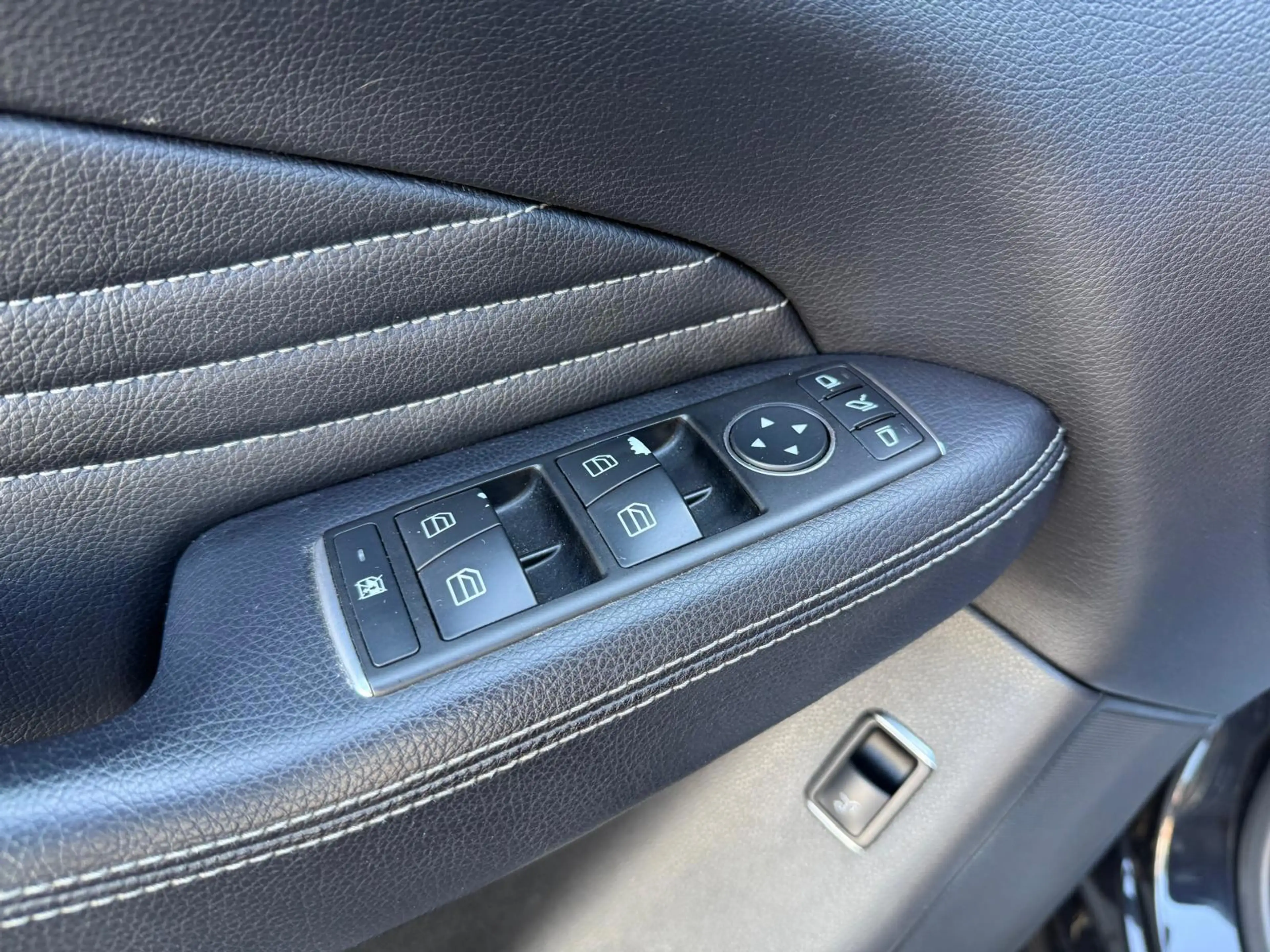 Mercedes-Benz ML 350 M-klasse Edition 1 — photo 10