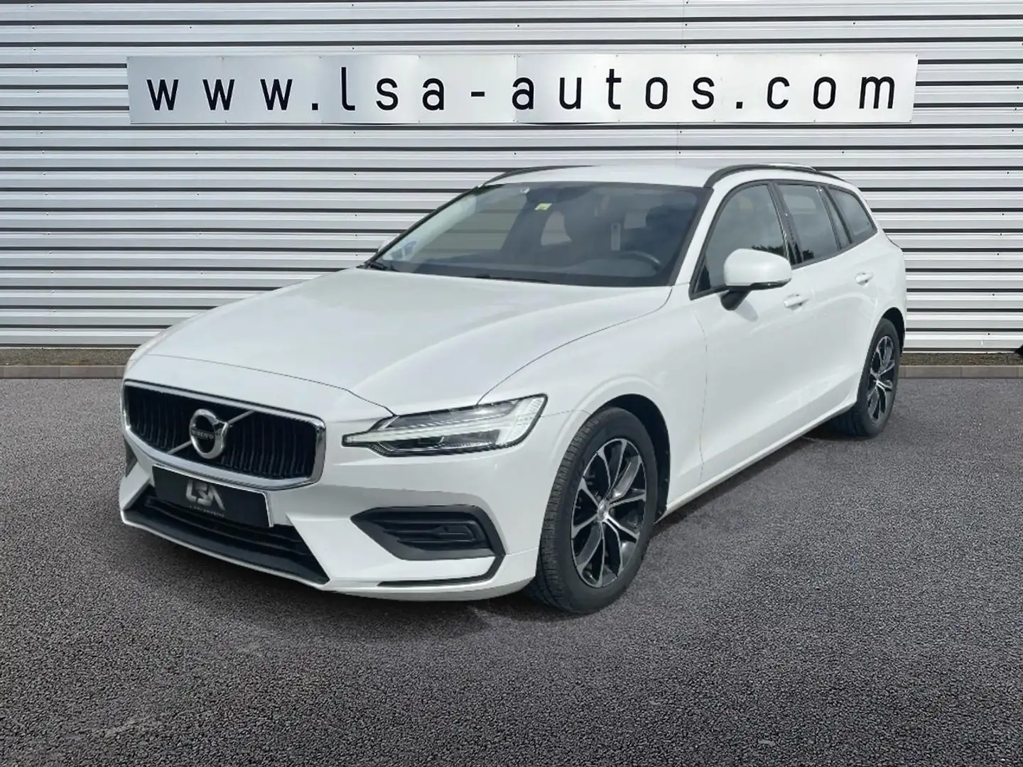 Volvo V60 B3 Micro-Hybride Essence 163 Geartronic Business Белый - 1