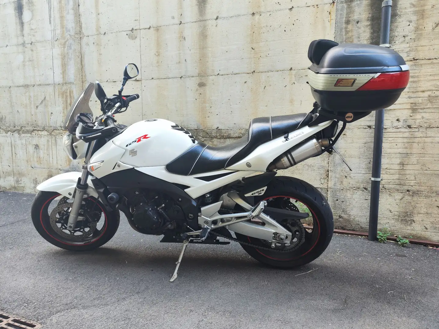 Suzuki GSR 600 Wit - 1
