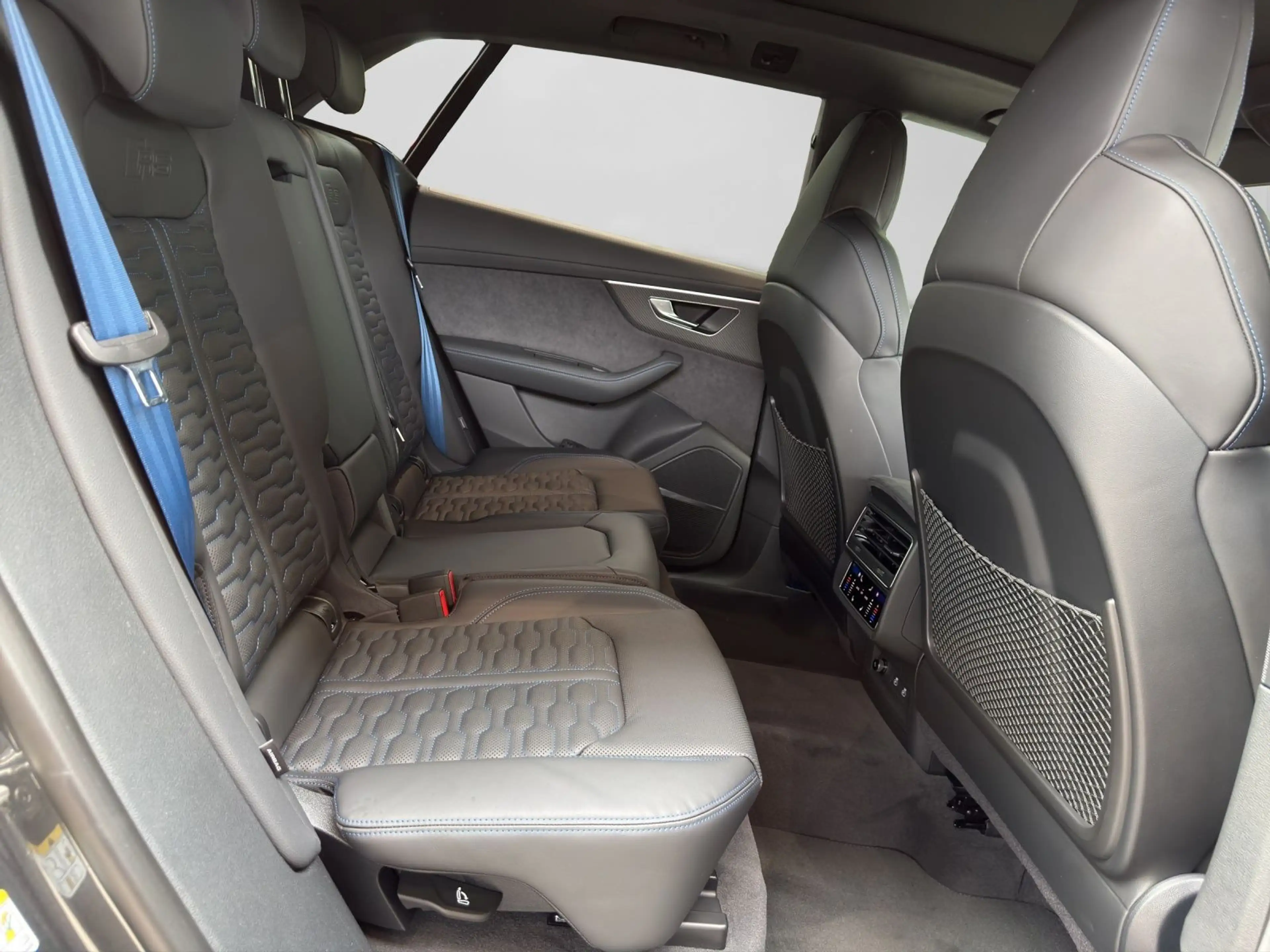 Audi RS Q8 RSQ8 TFSI Q AHK PANO KERAMIK LUFT BuO OPS+ — photo 6