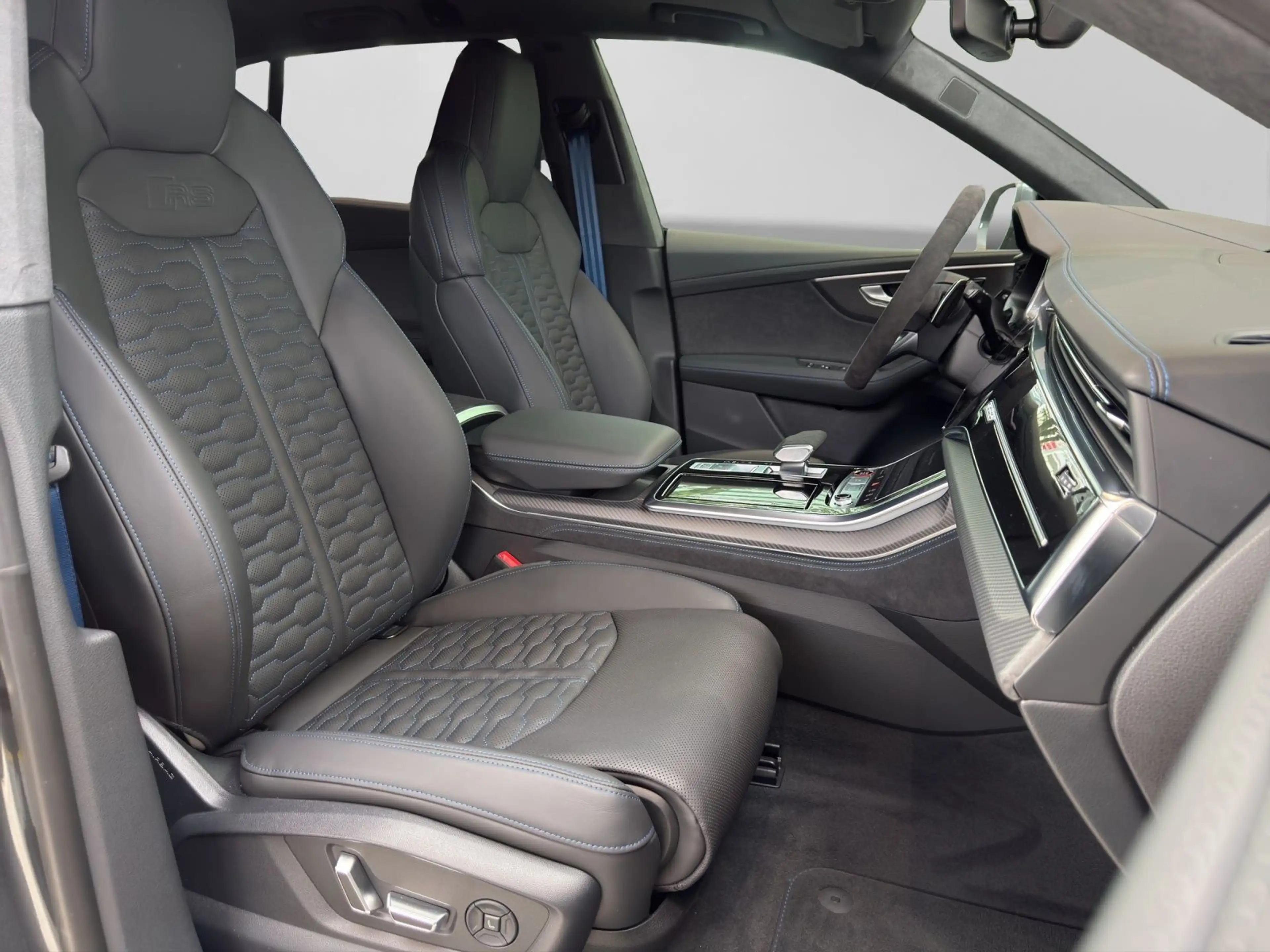 Audi RS Q8 RSQ8 TFSI Q AHK PANO KERAMIK LUFT BuO OPS+ — photo 4