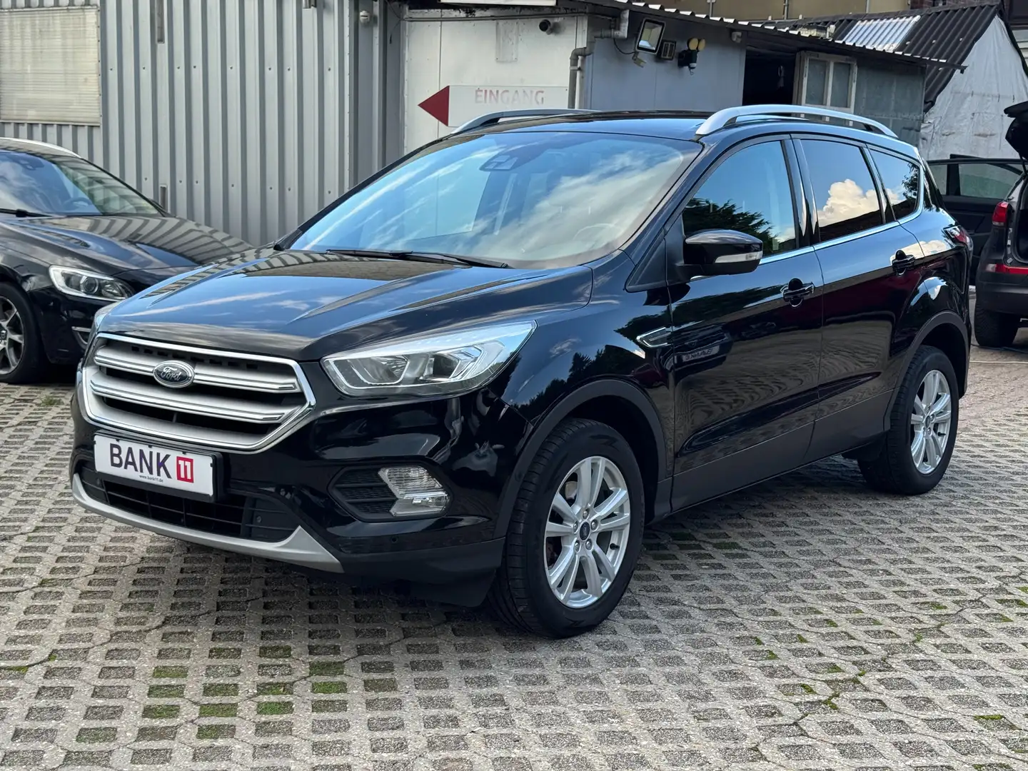 Ford Kuga 1,5i*Kamera*Klima*Navi*Start-Stop*Parkasst. Schwarz - 1
