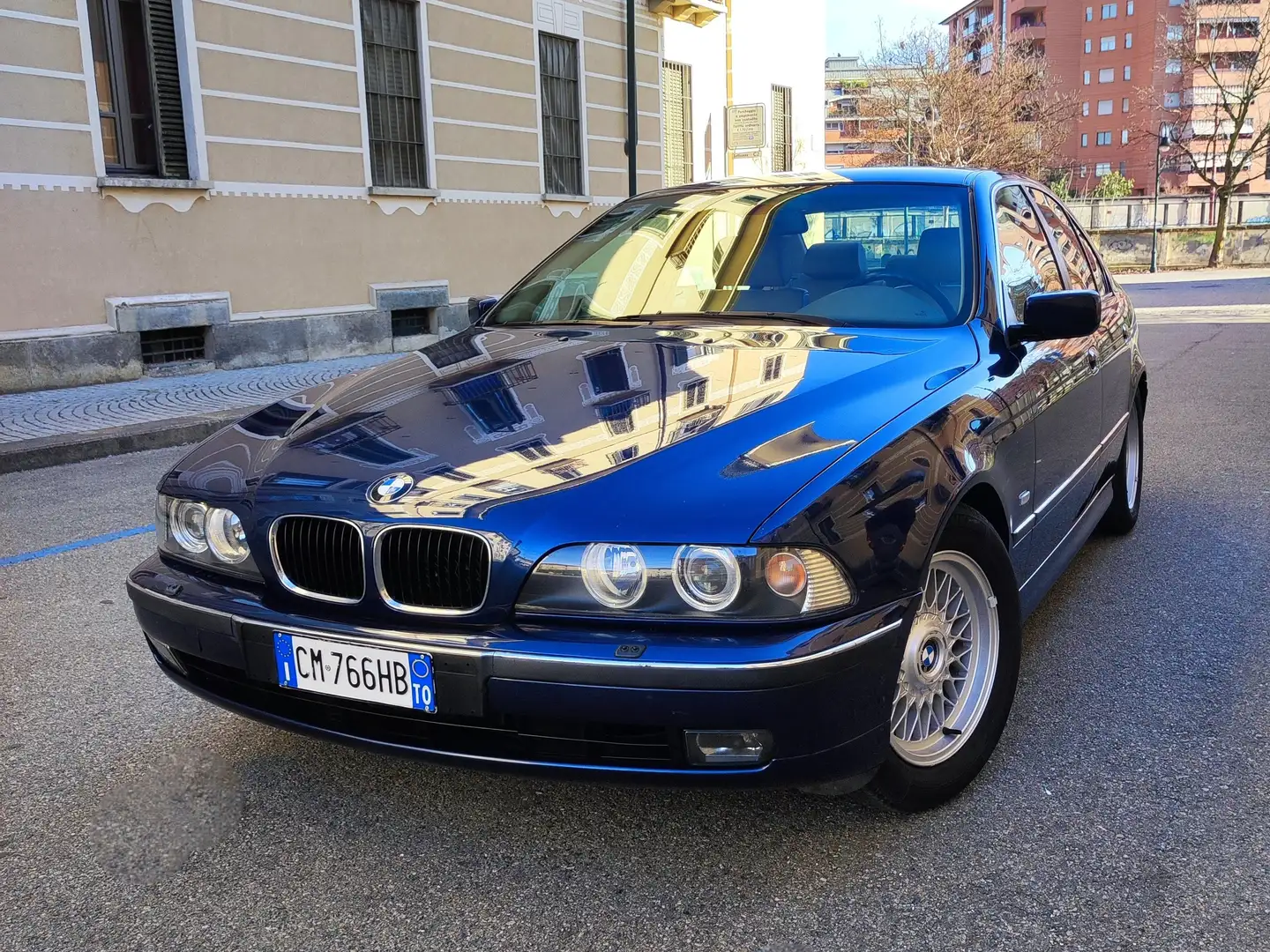 BMW 520 520i Modrá - 1