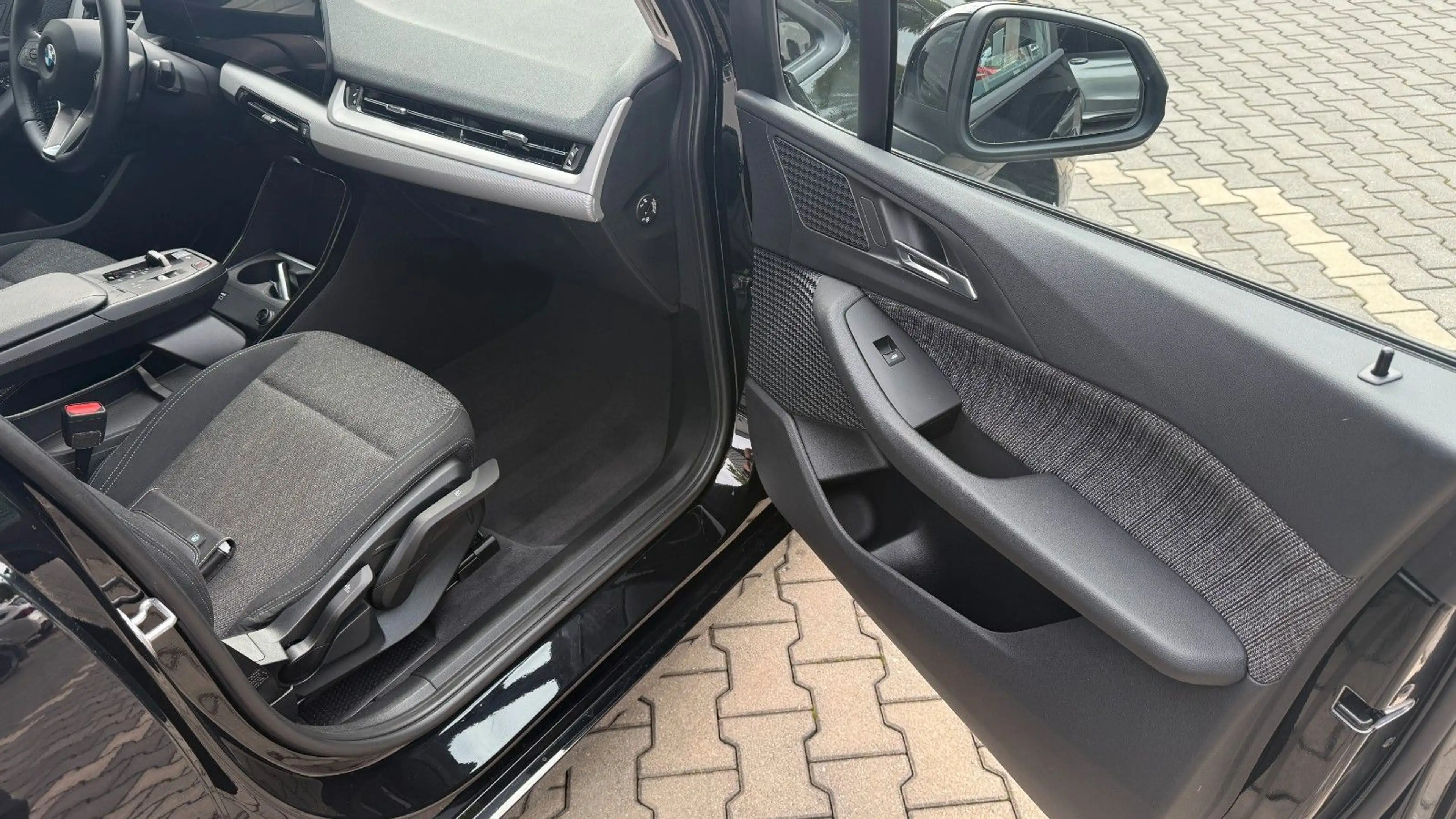 BMW 218 218i Actibe Tourer LED Navi Autom Temp DAB — photo 9