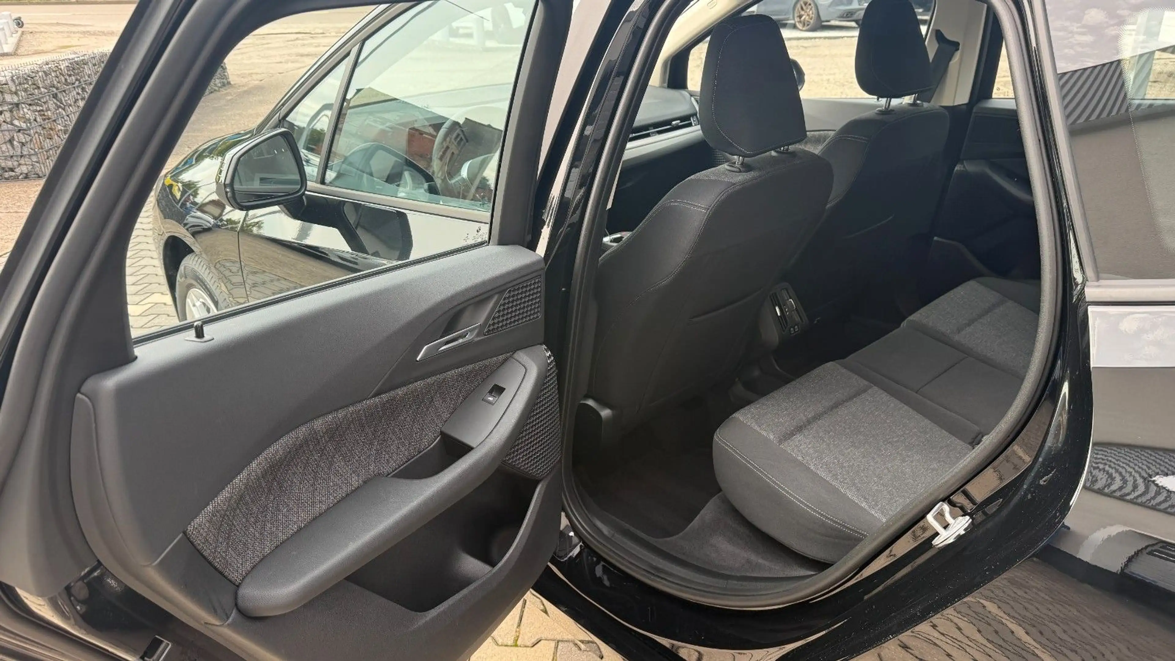 BMW 218 218i Actibe Tourer LED Navi Autom Temp DAB — photo 12