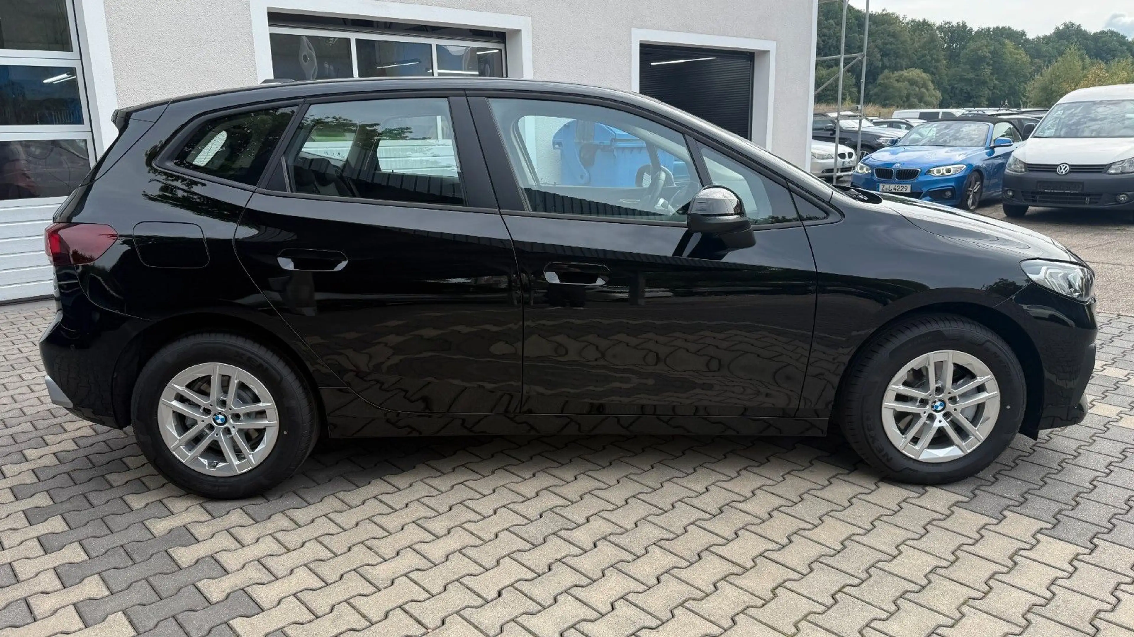 BMW 218 218i Actibe Tourer LED Navi Autom Temp DAB — photo 8