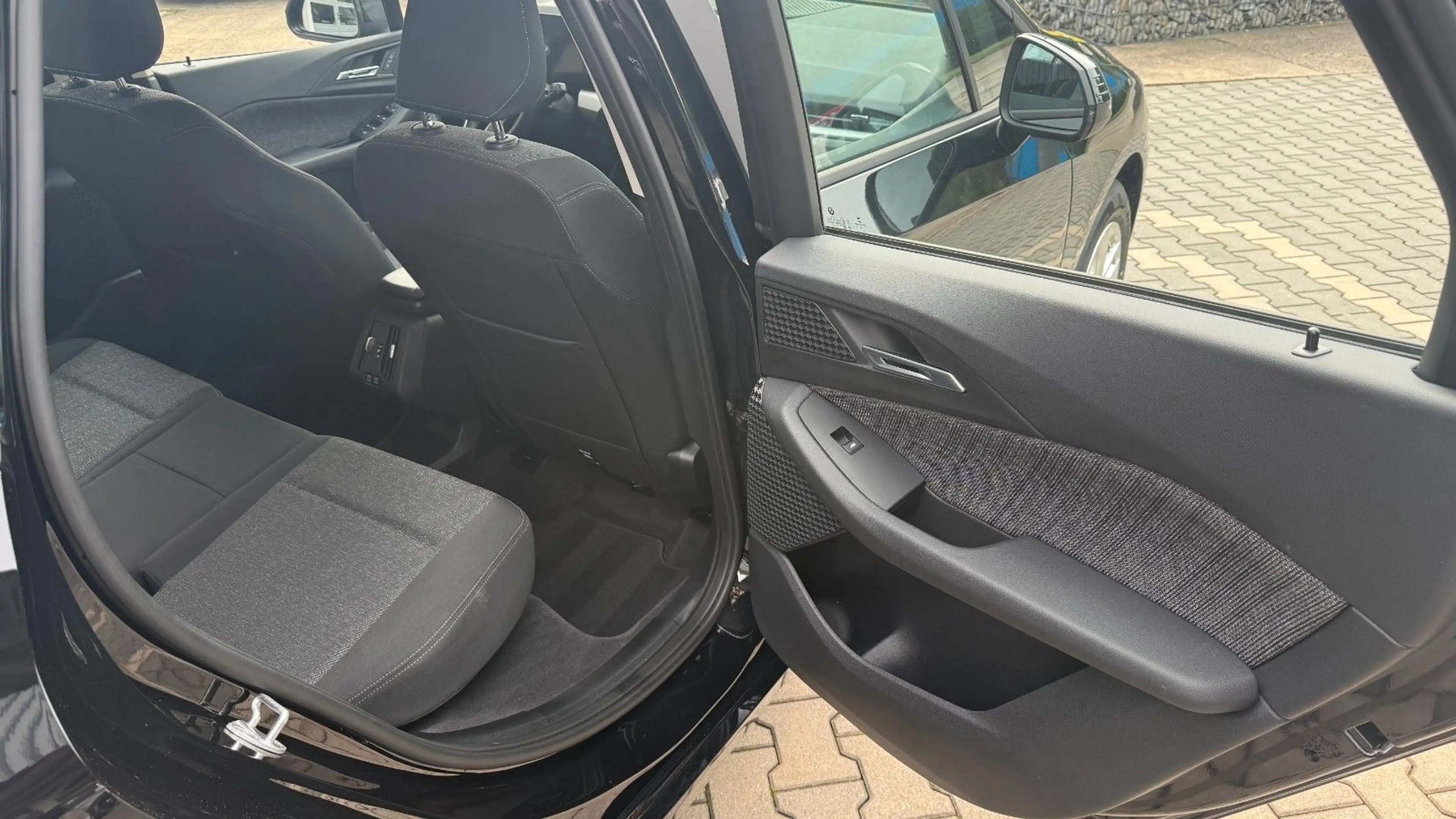 BMW 218 218i Actibe Tourer LED Navi Autom Temp DAB — photo 10