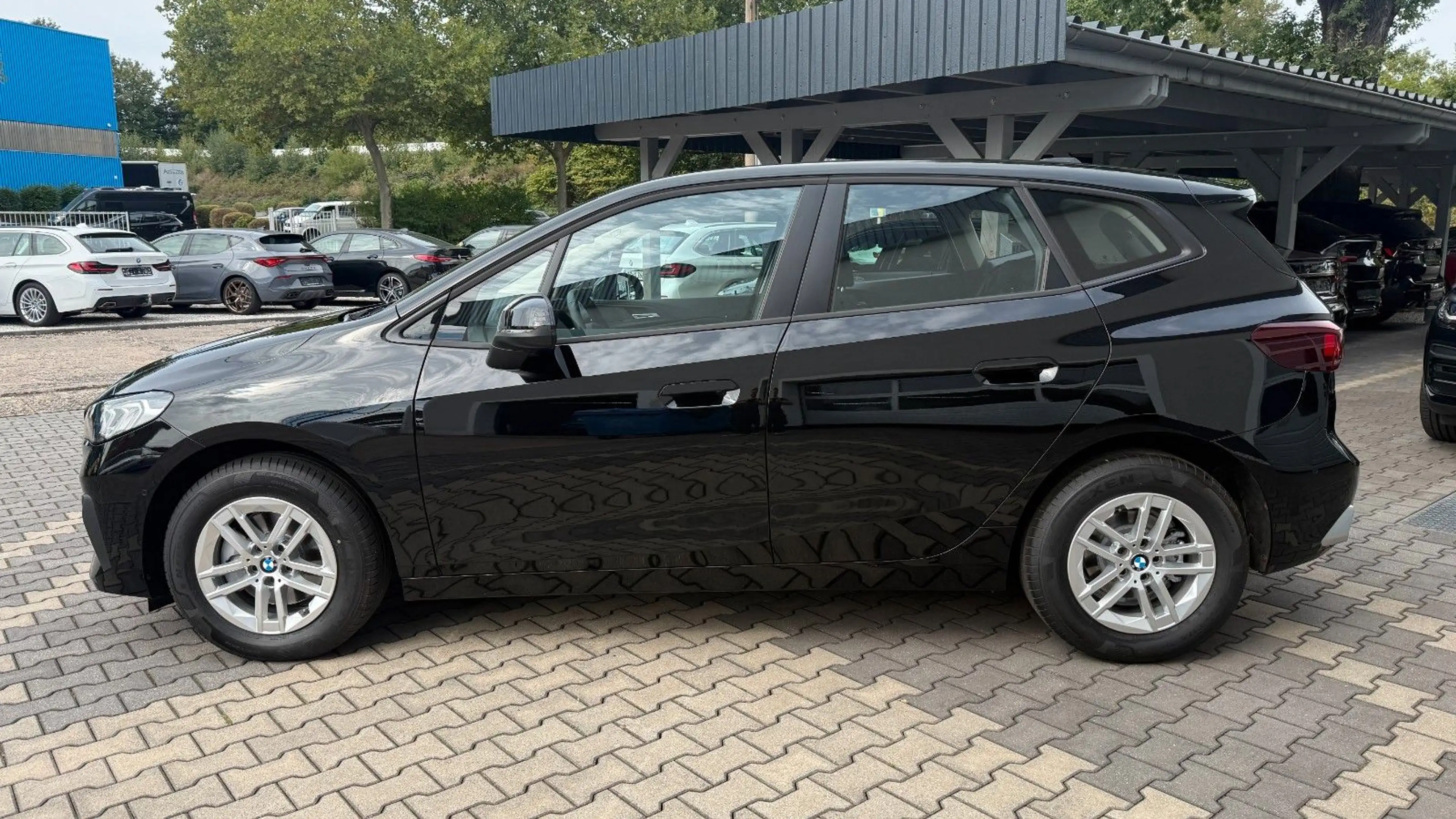 BMW 218 218i Actibe Tourer LED Navi Autom Temp DAB — photo 4