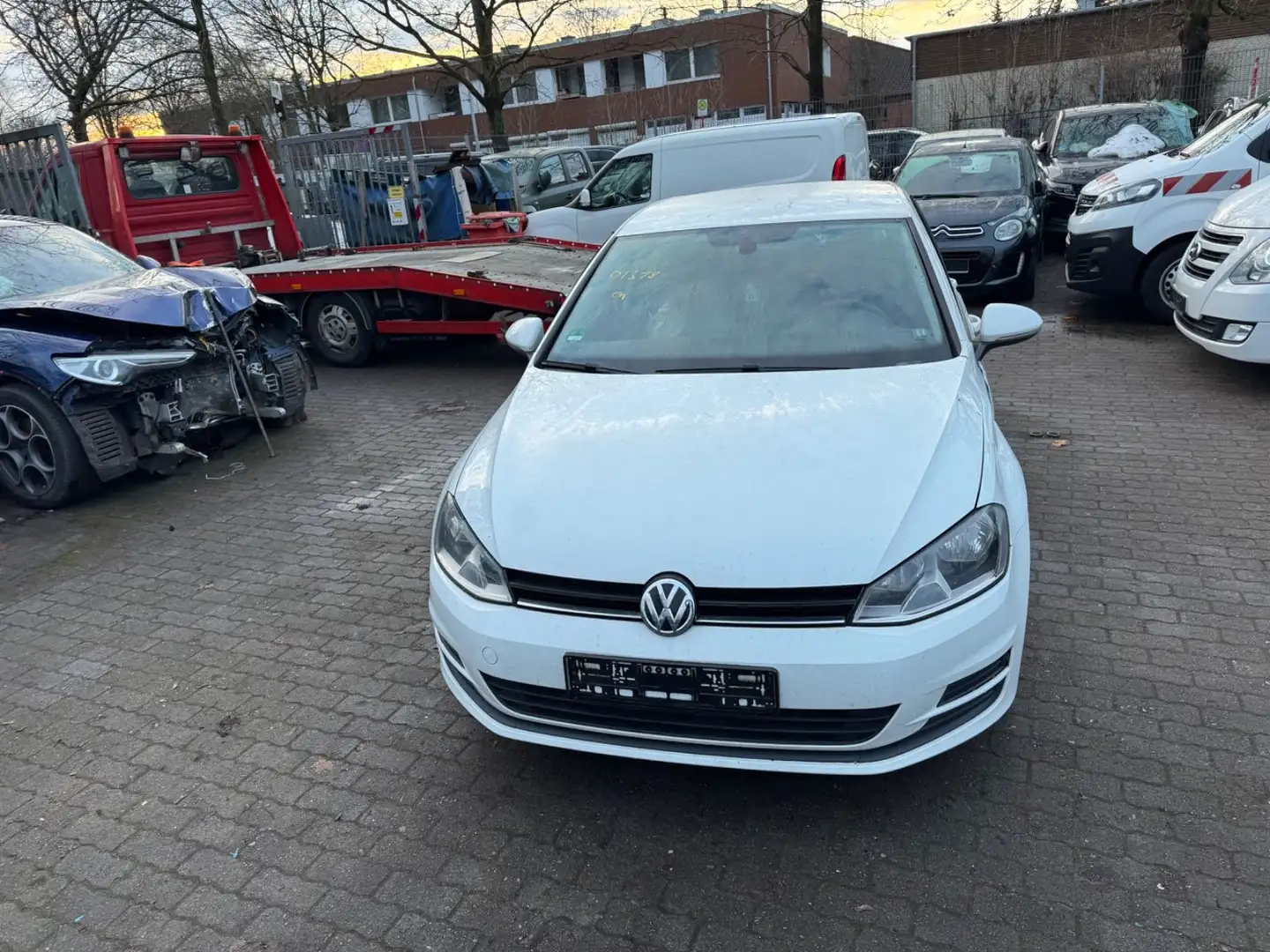 Volkswagen Golf 1.2 TSI 63kW BMT Trendline Weiß - 2