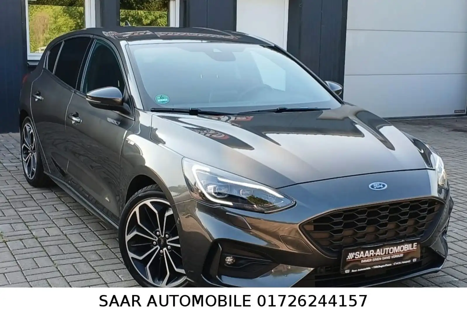 Ford Focus Lim. ST-Line Grau - 1