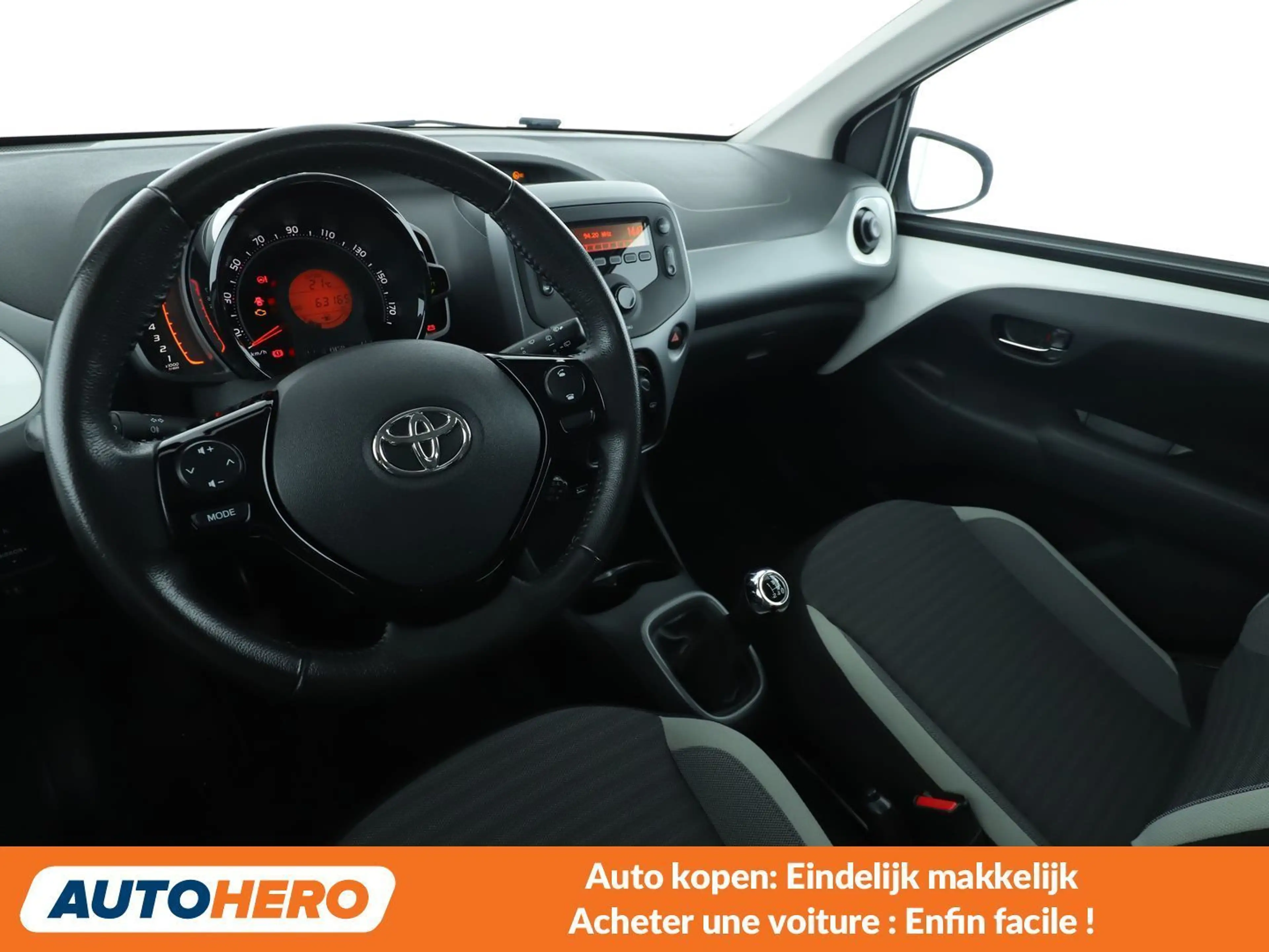 Toyota Aygo 1.0 X-Wave — photo 13