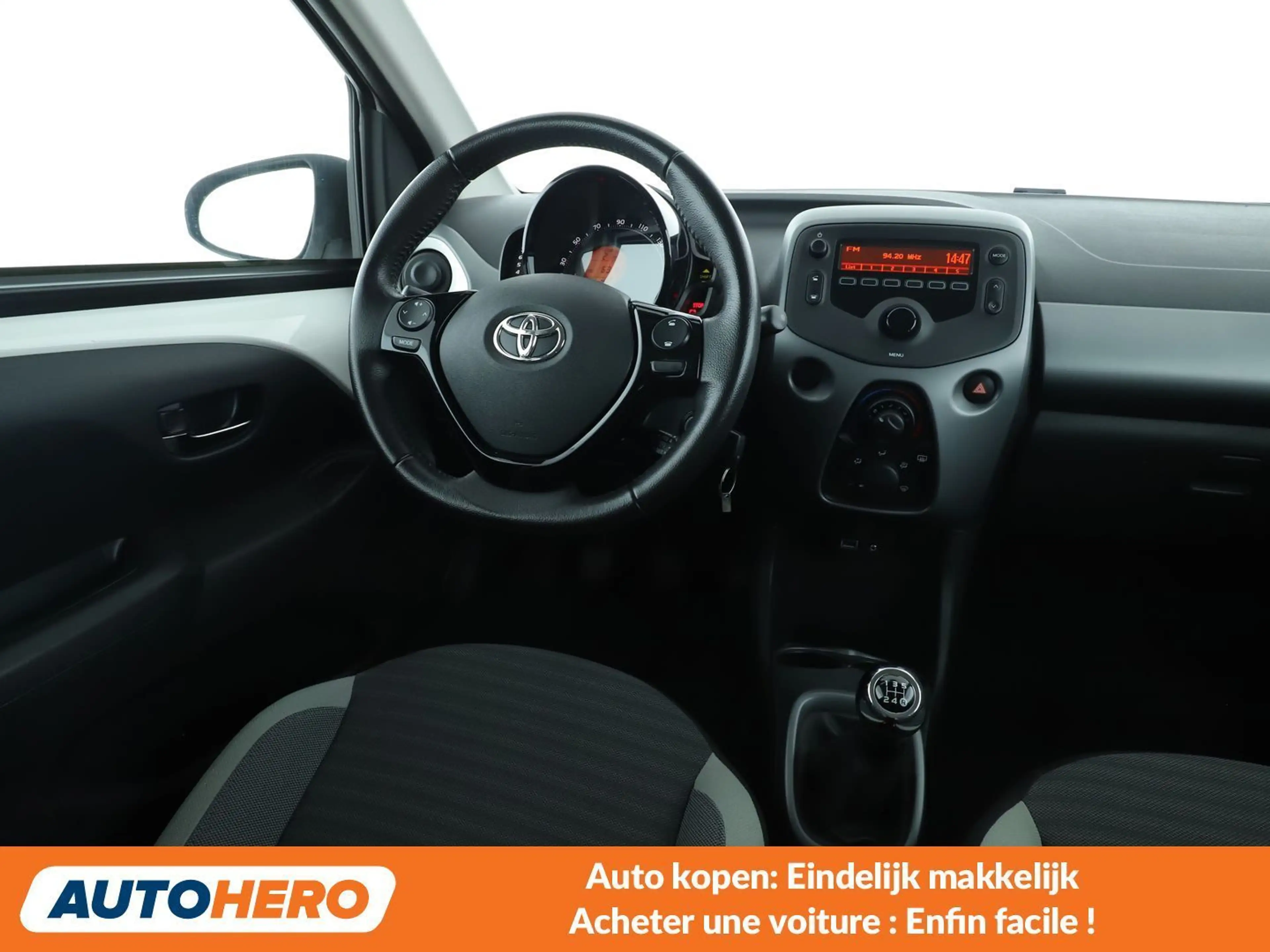 Toyota Aygo 1.0 X-Wave — photo 15