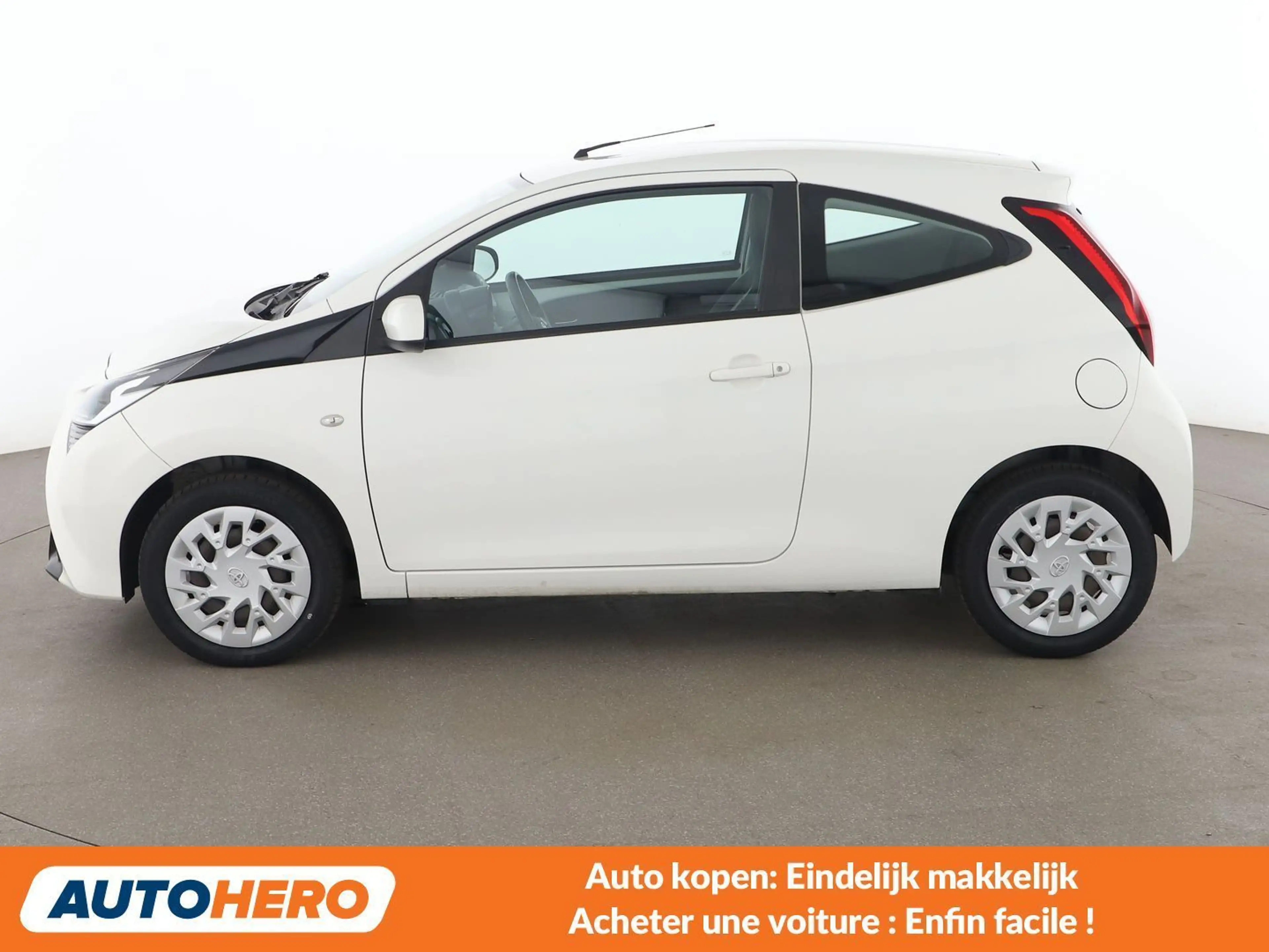 Toyota Aygo 1.0 X-Wave — photo 3