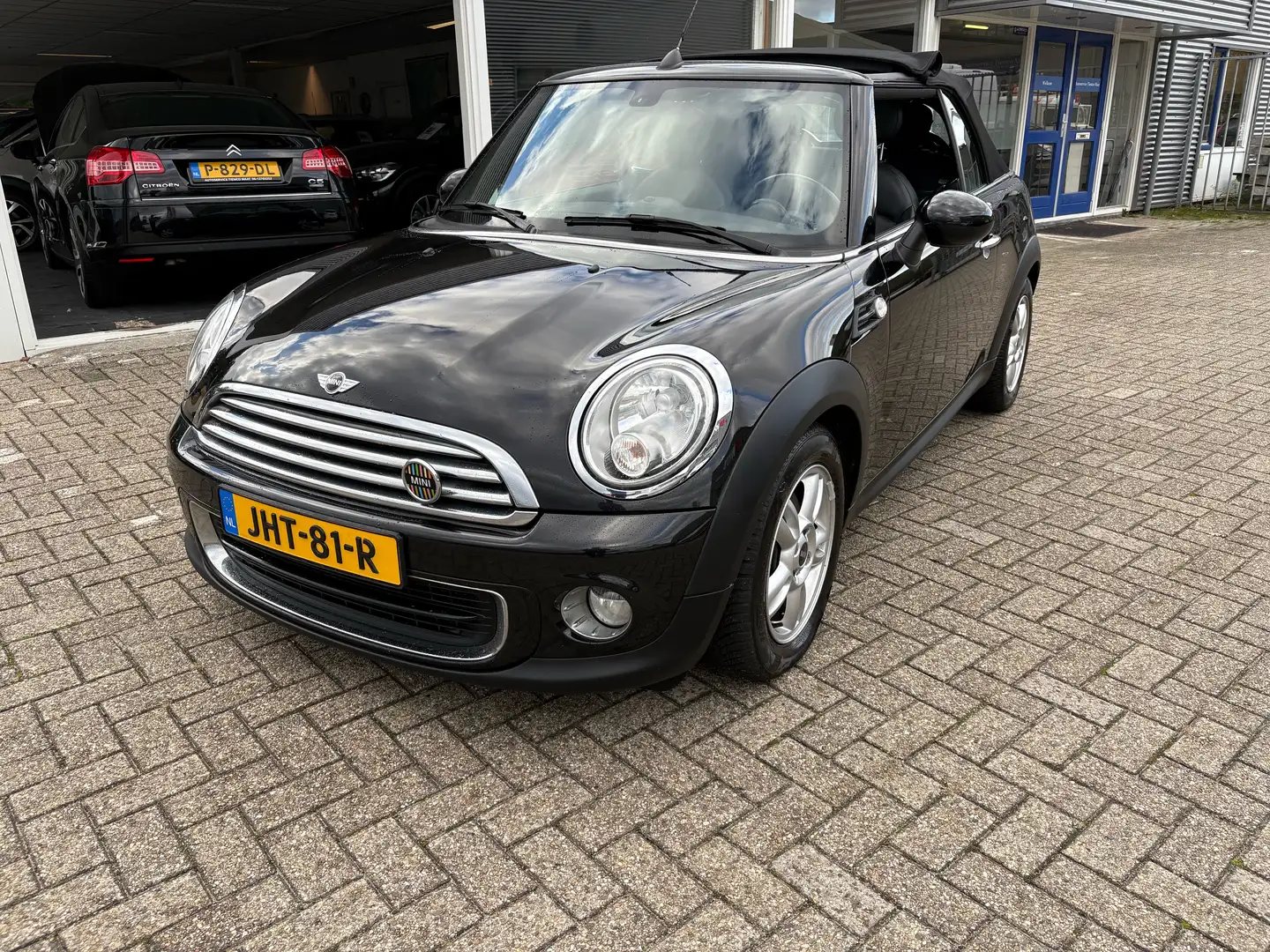 MINI One Cabrio 1.6 Chili Zwart - 1