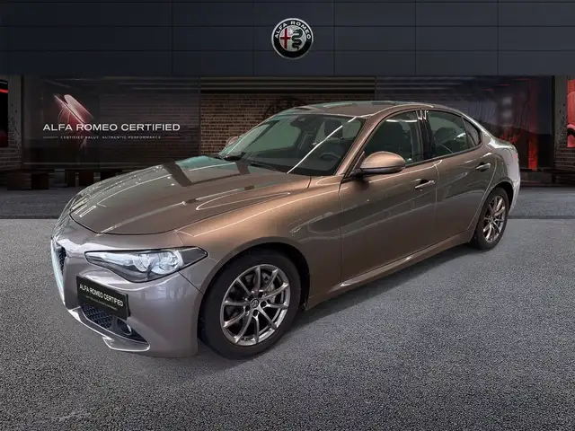 Alfa Romeo Giulia 2.2 Turbo AT8 150CV Super