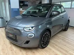 Fiat 500 e La Prima/1HD/Glasdach/ACC/Kamera/Navi