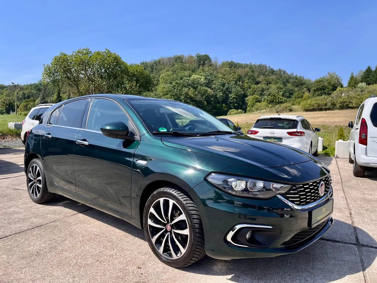 Fiat Tipo Lounge Navi Xenon Leder DAB 120PS Grün - 1