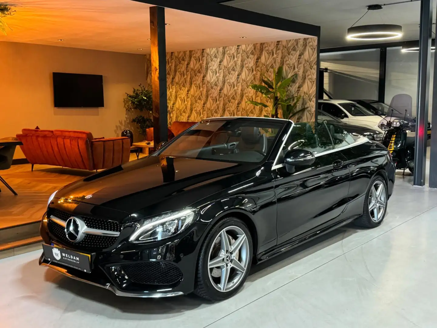 Mercedes-Benz C 180 Cabrio AMG Garantie Burmester PDC NekVW StoelVW Sf Zwart - 2