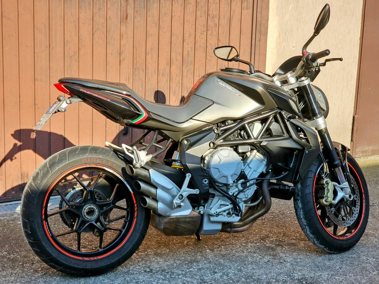 MV Agusta Brutale 675 eas Grau - 1
