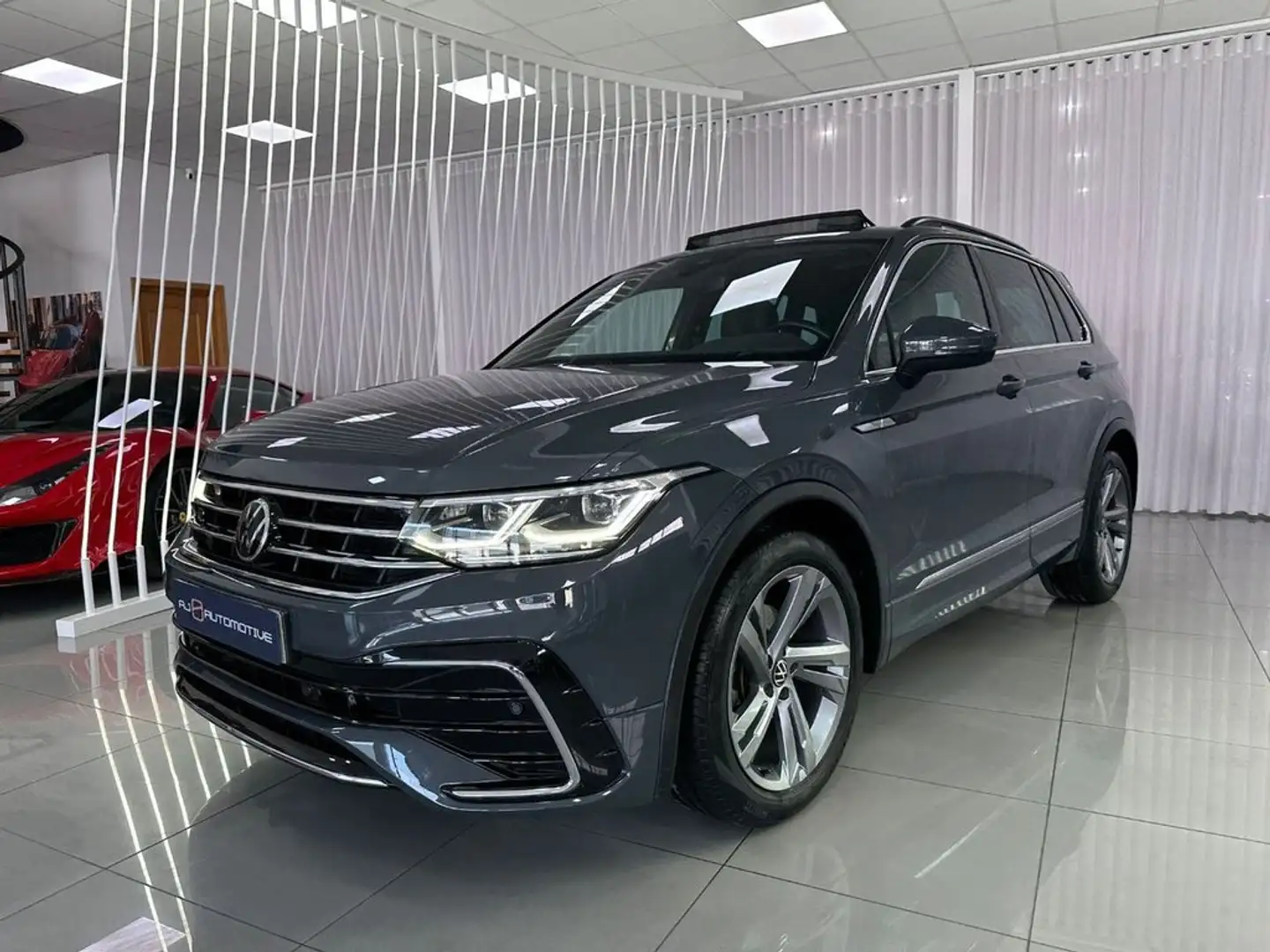 Volkswagen Tiguan 2.0TDI R-Line DSG 110kW Gris - 1
