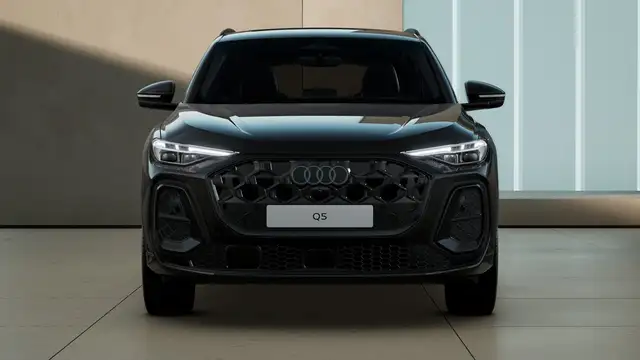 Audi Q5 view 4