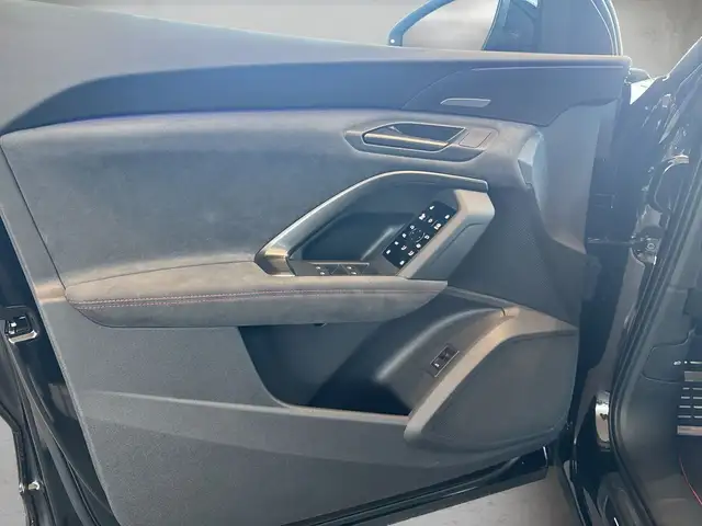 Audi Q5 view 6