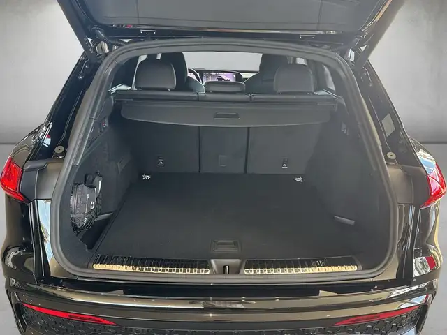 Audi Q5 view 5