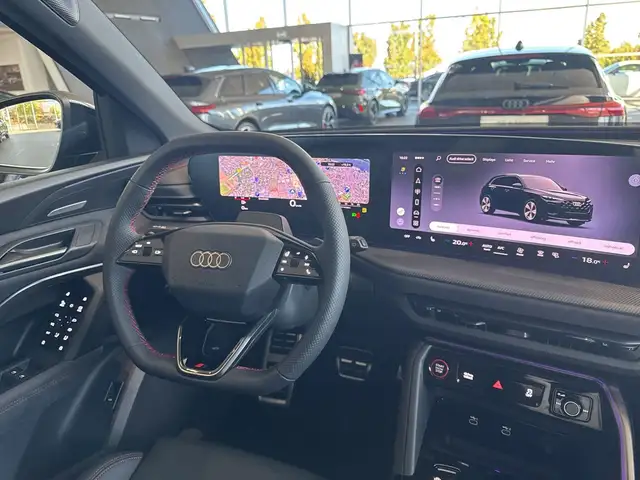 Audi Q5 view 11
