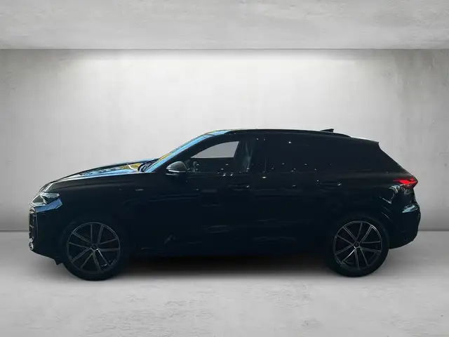 Audi Q5 view 2