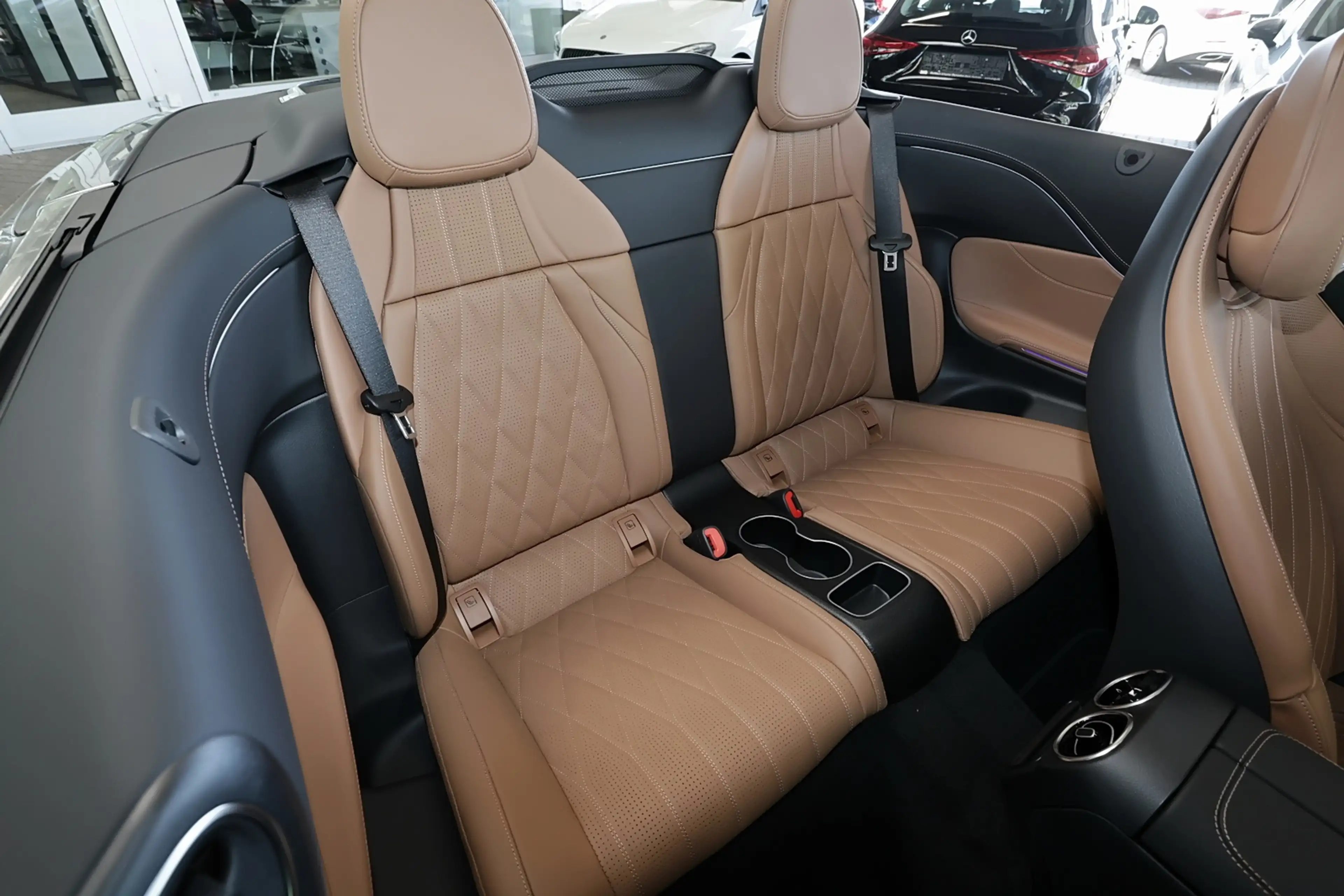Mercedes-Benz CLE 53 AMG 4M + Cabriolet AMG MBUX+360°+AHK+HUD — photo 6