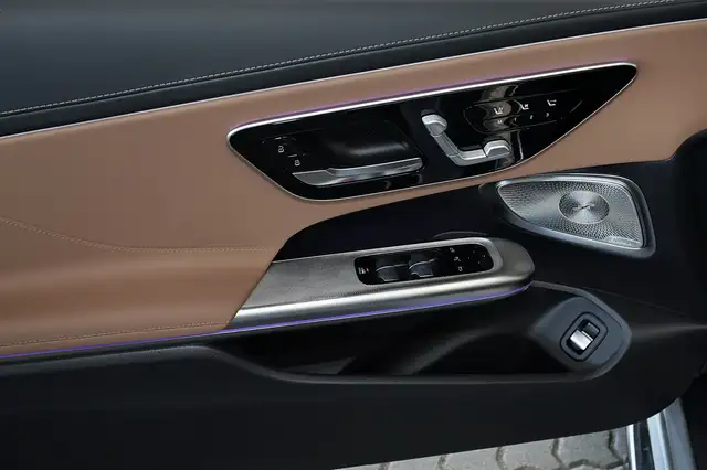 Mercedes-Benz Cle view 12