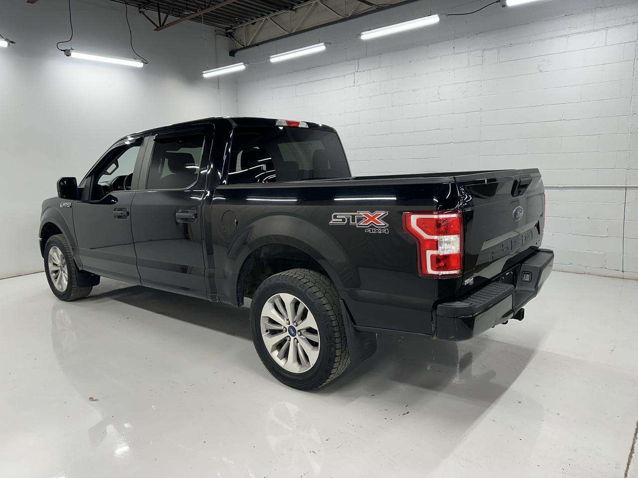 2018 Ford F-150 XLT 4WD SuperCrew 5.5' Box — снимка 1