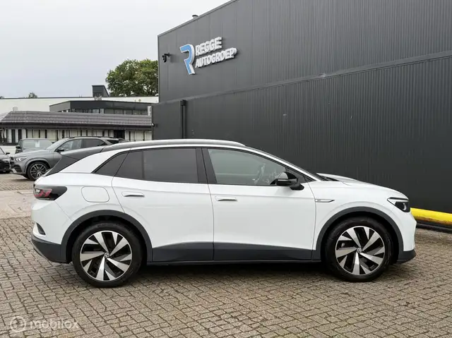 Volkswagen ID.4 view 10
